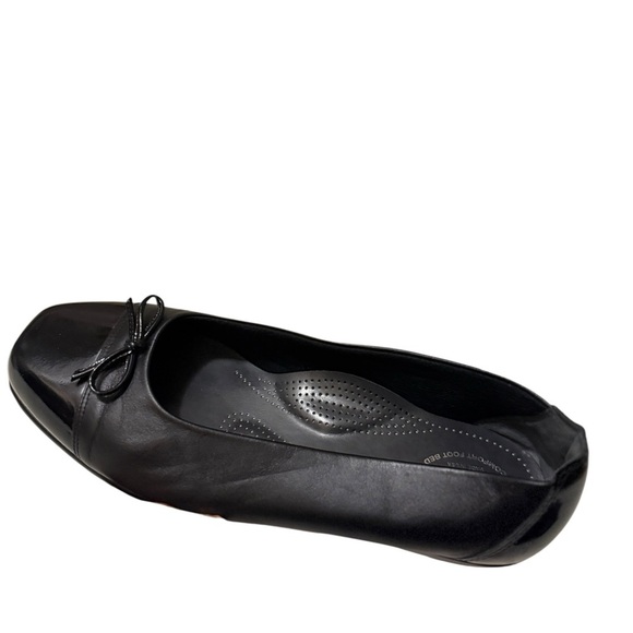 SAS Comfort Flats Sleek Design, a perfect choice for someone with a foot problem - Picture 7 of 13